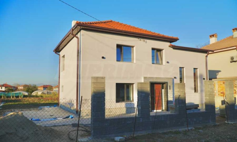 Продава КЪЩА, с. Трилистник, област Пловдив, снимка 3 - Къщи - 52464681