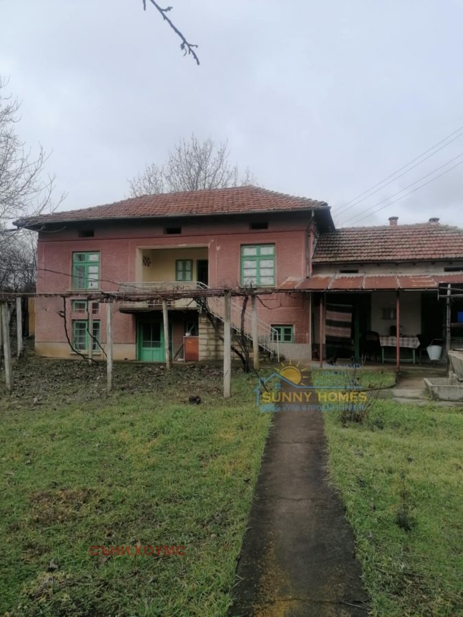 Продава КЪЩА, с. Долна Липница, област Велико Търново