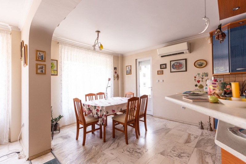 Продава 4-СТАЕН, гр. София, Белите брези, снимка 4 - Апартаменти - 50696177