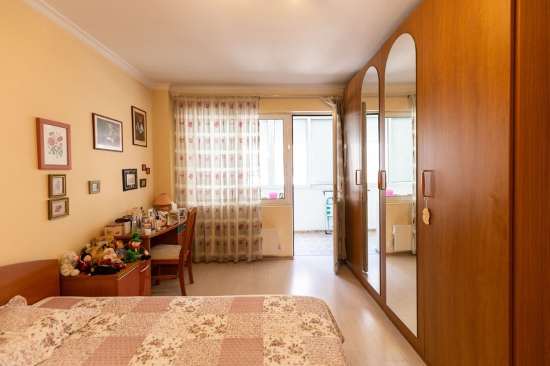 Продава 4-СТАЕН, гр. София, Белите брези, снимка 12 - Апартаменти - 50696177