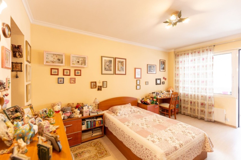 Продава 4-СТАЕН, гр. София, Белите брези, снимка 11 - Апартаменти - 50696177