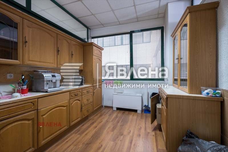 Te koop  Kantoor Sofia , Gorubljane , 586 m² | 84059654 - afbeelding [6]