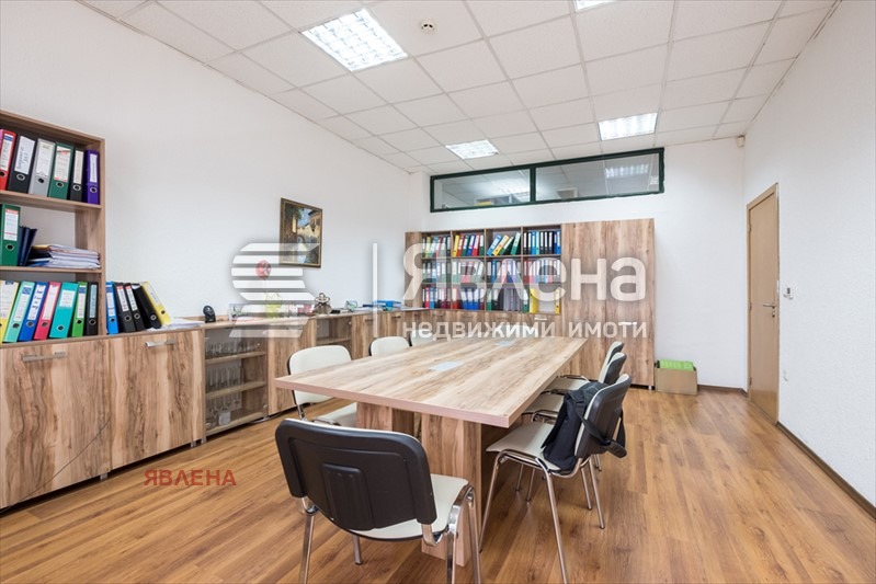 Te koop  Kantoor Sofia , Gorubljane , 586 m² | 84059654 - afbeelding [2]