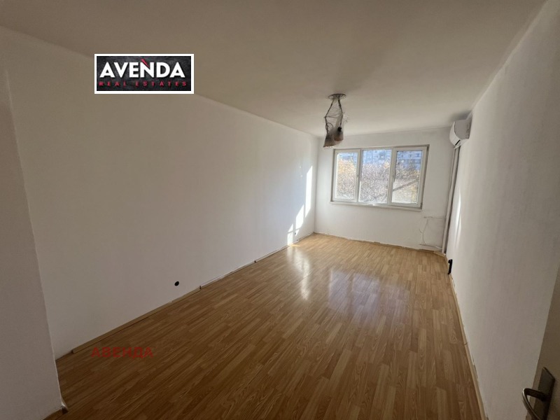 Продава  2-стаен, град София, Фондови жилища •  129 999 EUR • ID 34285244 — holmes.bg - [1] 