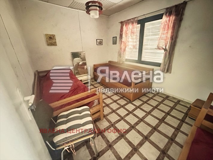 Продава КЪЩА, с. Поцърненци, област Перник, снимка 11 - Къщи - 56572842