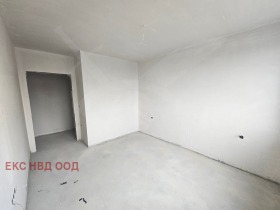 Продава 3-стаен град Пловдив Коматевски възел - [1] 