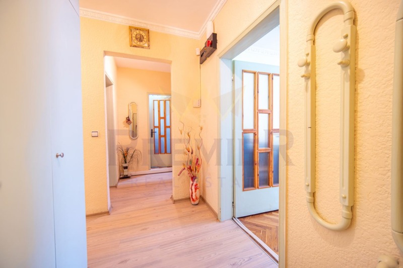 Продава  3-стаен град Добрич , Дружба 3 , 84 кв.м | 97885187 - изображение [14]