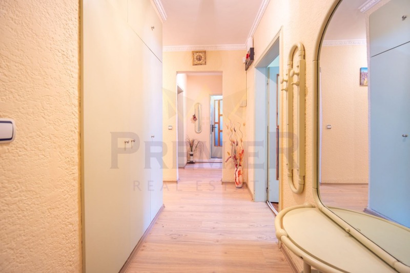 Продава  3-стаен град Добрич , Дружба 3 , 84 кв.м | 97885187