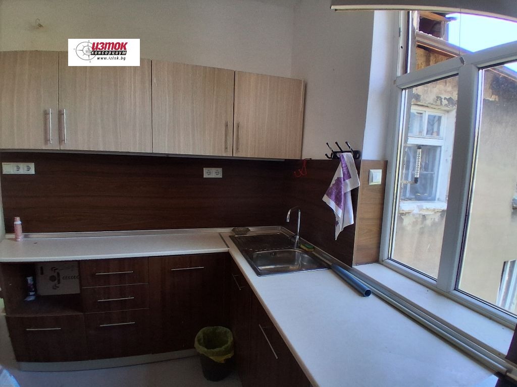 Продава 3-СТАЕН, гр. София, Оборище, снимка 2 - Апартаменти - 51340834