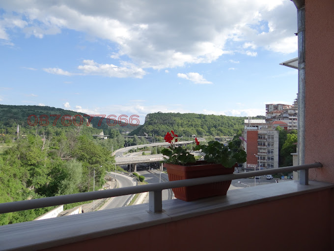 Продава 1-СТАЕН, гр. Велико Търново, Център, снимка 6 - Апартаменти - 52783360