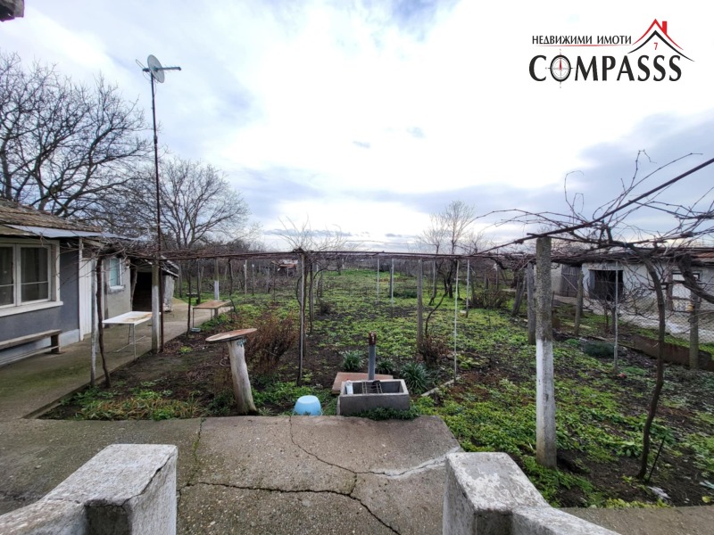 Продава КЪЩА, с. Преселенци, област Добрич, снимка 11 - Къщи - 53176012