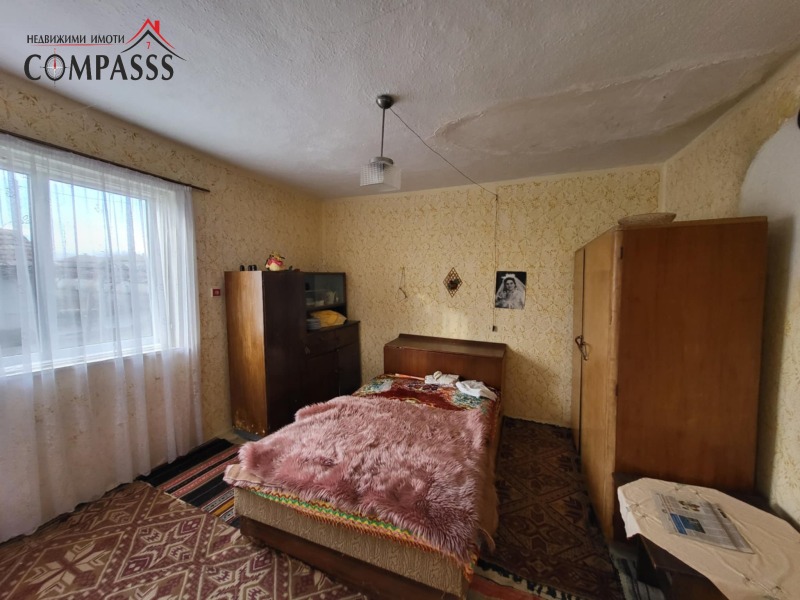 Продава КЪЩА, с. Преселенци, област Добрич, снимка 2 - Къщи - 53176012