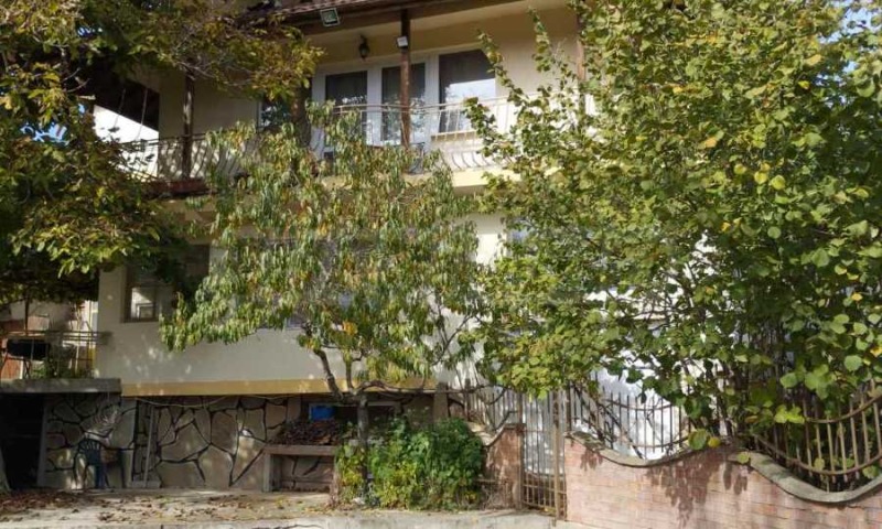 Продава КЪЩА, с. Долище, област Варна