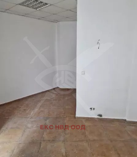 En venta  Comercio Plovdiv , Karshiyaka , 93 metros cuadrados | 56040344