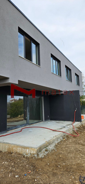 Ev m-t Priboy, Varna