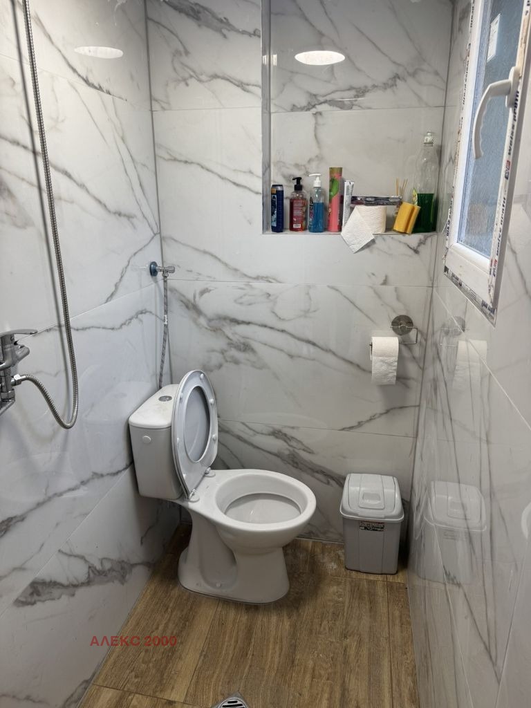 Продава КЪЩА, с. Батулия, област София област, снимка 2 - Къщи - 52697680