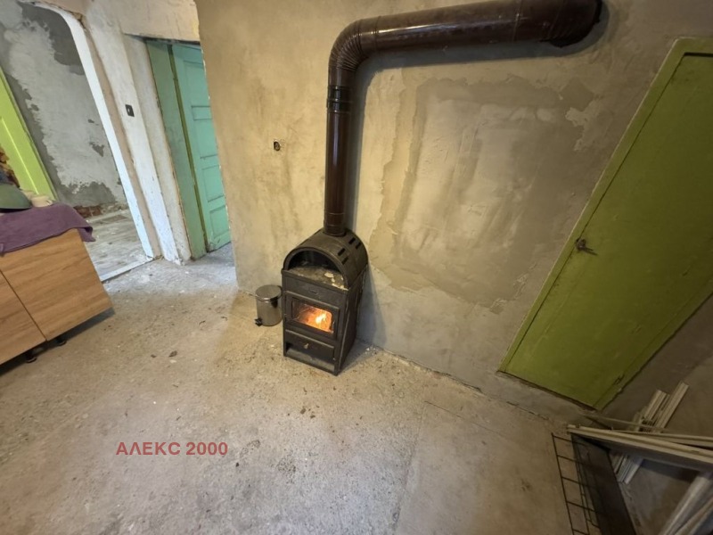 Продава КЪЩА, с. Батулия, област София област, снимка 4 - Къщи - 52697680