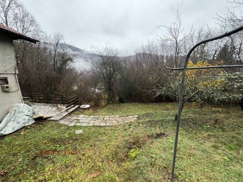 Продава КЪЩА, с. Батулия, област София област, снимка 13 - Къщи - 52697680