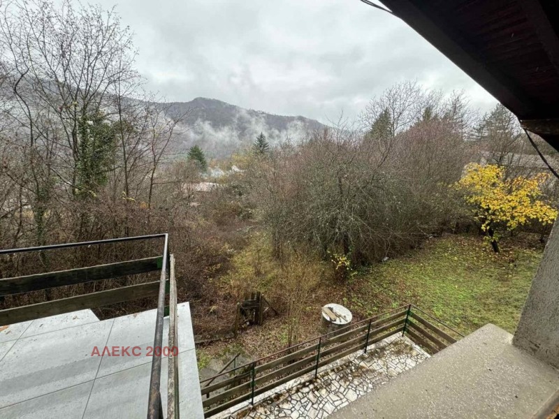 Продава КЪЩА, с. Батулия, област София област, снимка 14 - Къщи - 52697680