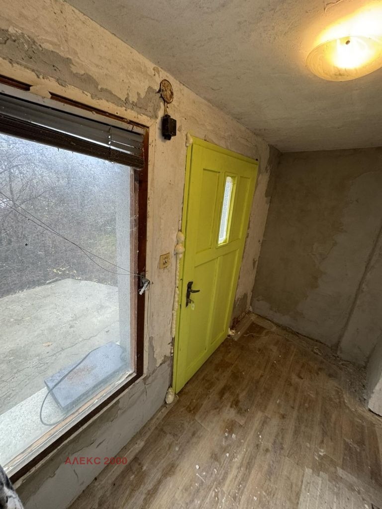 Продава КЪЩА, с. Батулия, област София област, снимка 12 - Къщи - 52697680