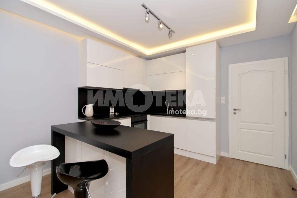 Продава 2-СТАЕН, гр. Варна, Бриз, снимка 2 - Апартаменти - 55233764