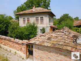 Кућа Лозен, регион Велико Тарново 1