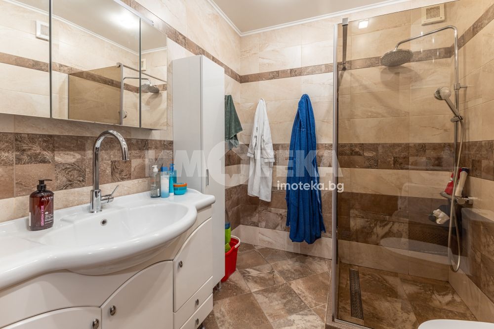 Продава МНОГОСТАЕН, гр. Варна, Бриз, снимка 13 - Апартаменти - 55053000