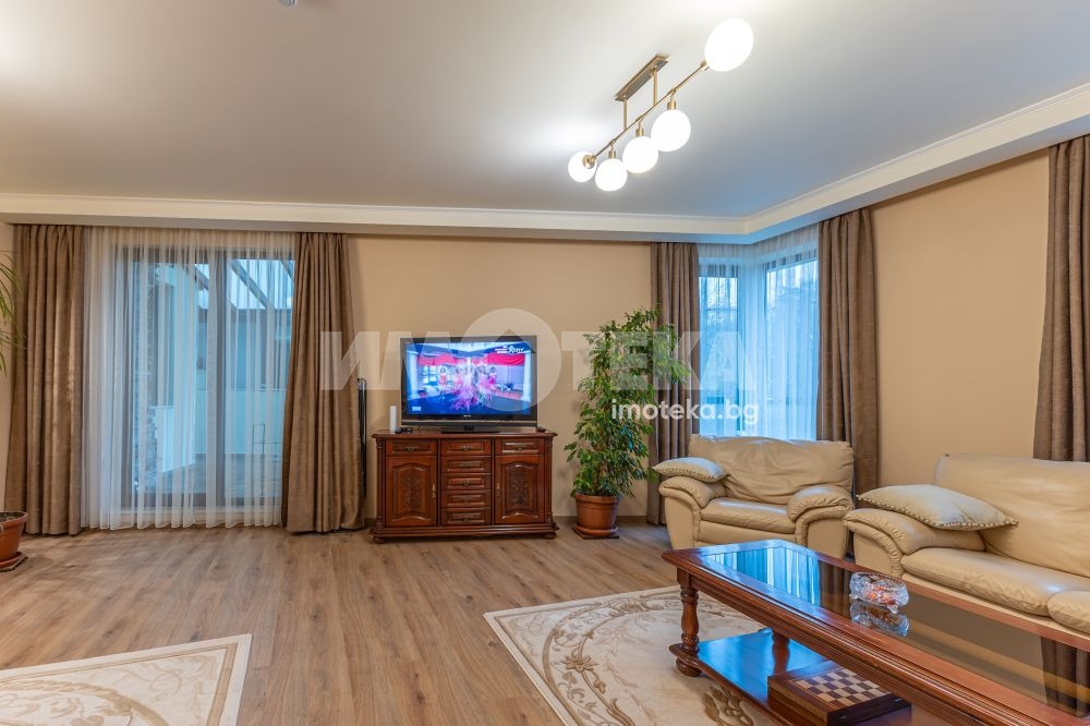 Продава МНОГОСТАЕН, гр. Варна, Бриз, снимка 8 - Апартаменти - 55053000