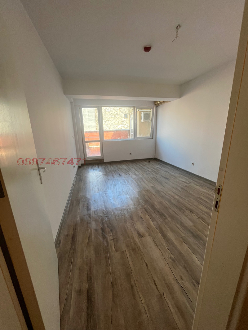 En venta  1 dormitorio Shumen , Tsentar , 48 metros cuadrados | 46540902