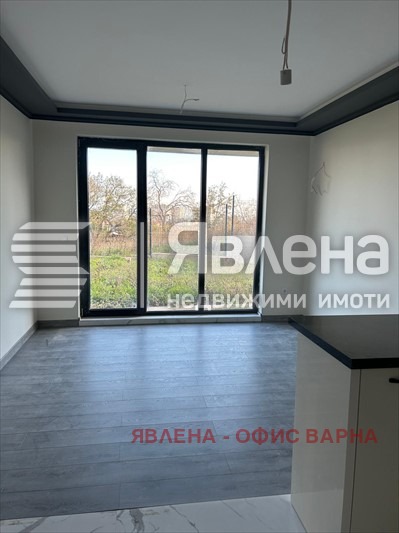 Продава 3-СТАЕН, гр. Варна, Изгрев, снимка 5 - Aпартаменти - 48670701