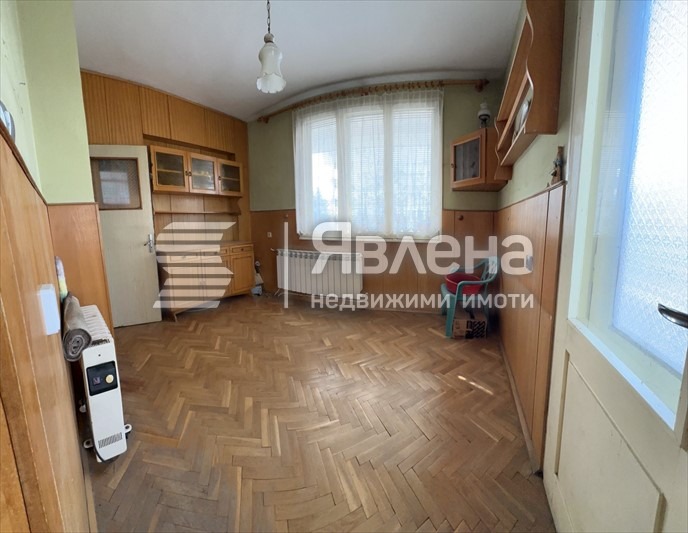 Продава ЕТАЖ ОТ КЪЩА, гр. Ботевград, област София област, снимка 9 - Етаж от къща - 53102000