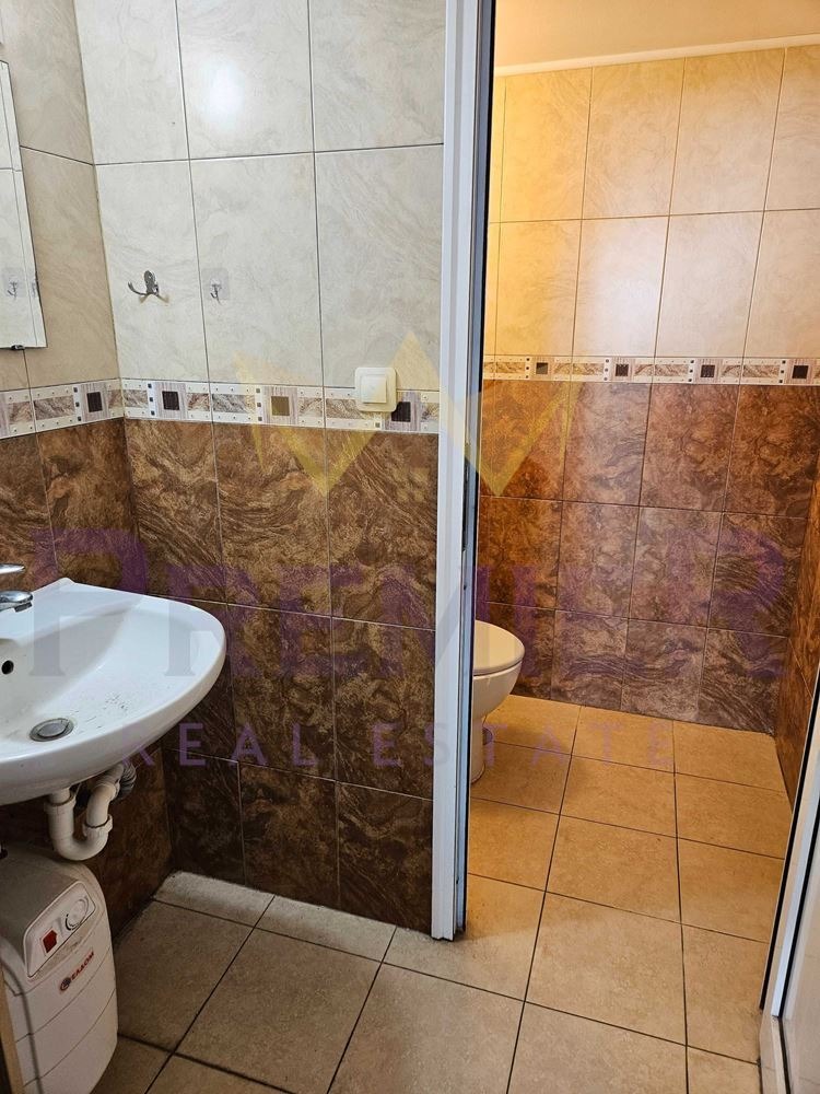 Продава МАГАЗИН, гр. Варна, ЖП Гара, снимка 2 - Магазини - 53073781