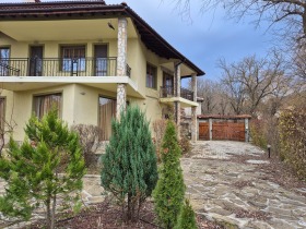 Huis Gergini, regio Gabrovo 3