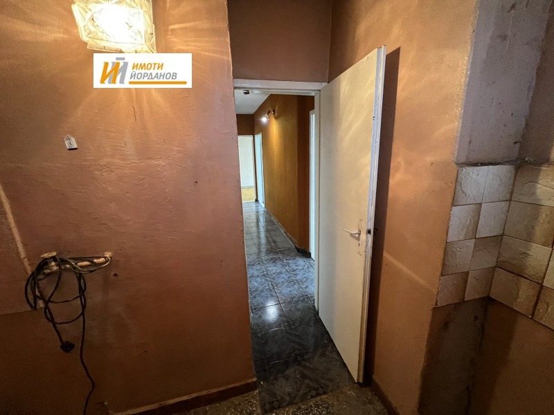 Продава 3-СТАЕН, гр. Велико Търново, Колю Фичето, снимка 4 - Апартаменти - 49528643