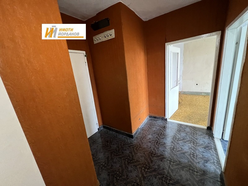 Продава 3-СТАЕН, гр. Велико Търново, Колю Фичето, снимка 3 - Апартаменти - 49528643