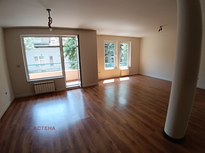 In vendita  2 camere da letto Sofia , Oborishte , 124 mq | 91459402