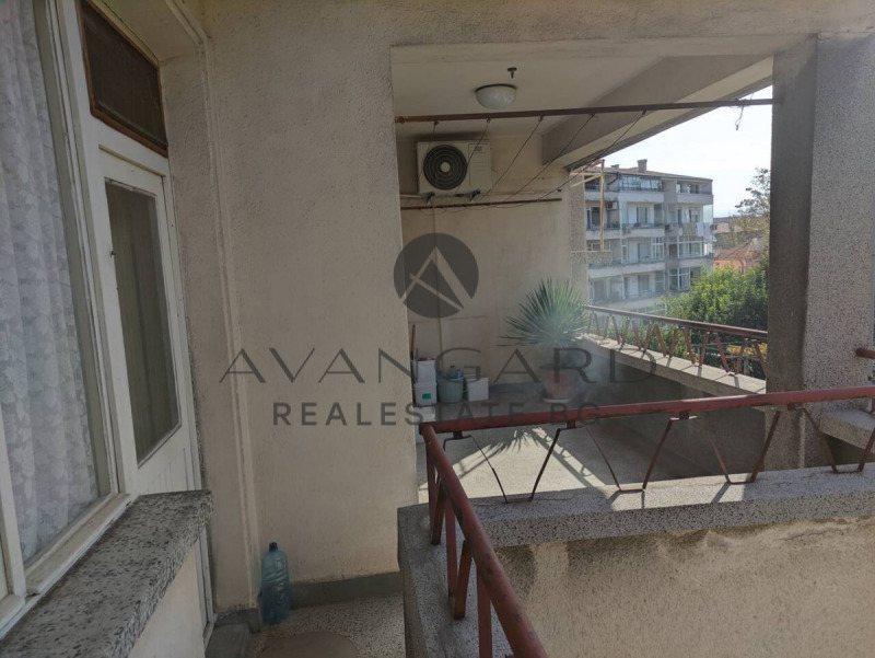 Te koop  3+ slaapkamer Plovdiv , Tsentar , 120 m² | 68907190 - afbeelding [9]