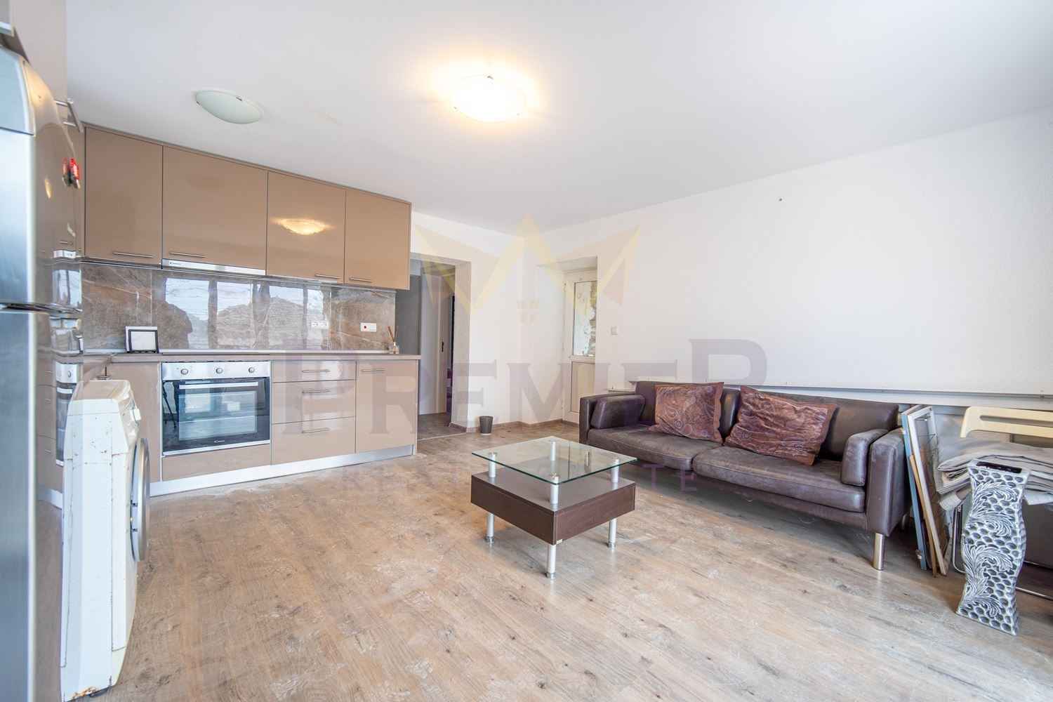 Продава КЪЩА, гр. Балчик, област Добрич, снимка 2 - Къщи - 56579066