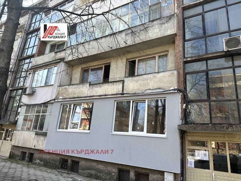 Продава 3-СТАЕН, гр. Кърджали, Център, снимка 13 - Aпартаменти - 49355689