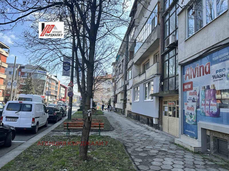 Продава  3-стаен град Кърджали , Център , 76 кв.м | 75979026