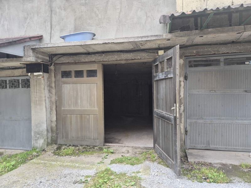 Til salg  Garage Veliko Tarnovo , Tsentar , 25 kvm | 65440068