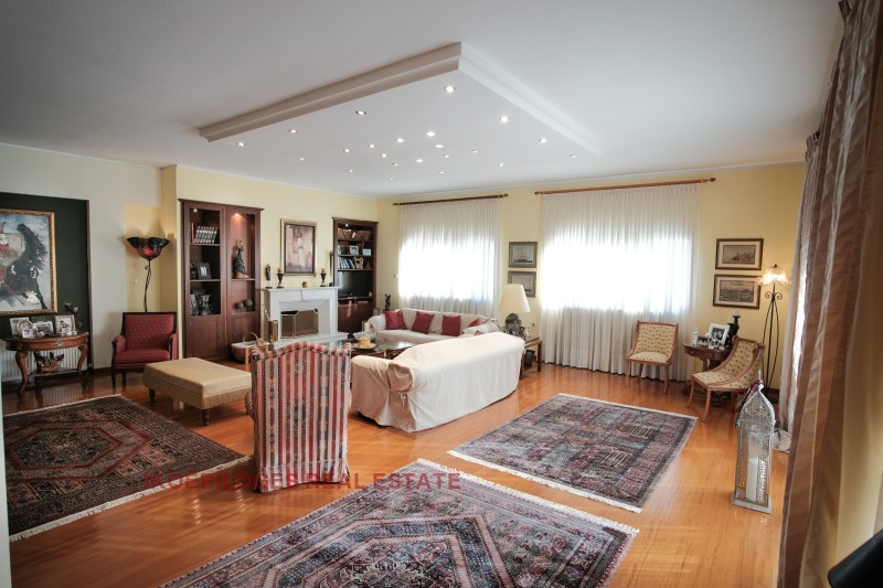 Продава  4-стаен, Гърция, Кавала •  700 000 EUR • ID 92086420 — holmes.bg - [1] 