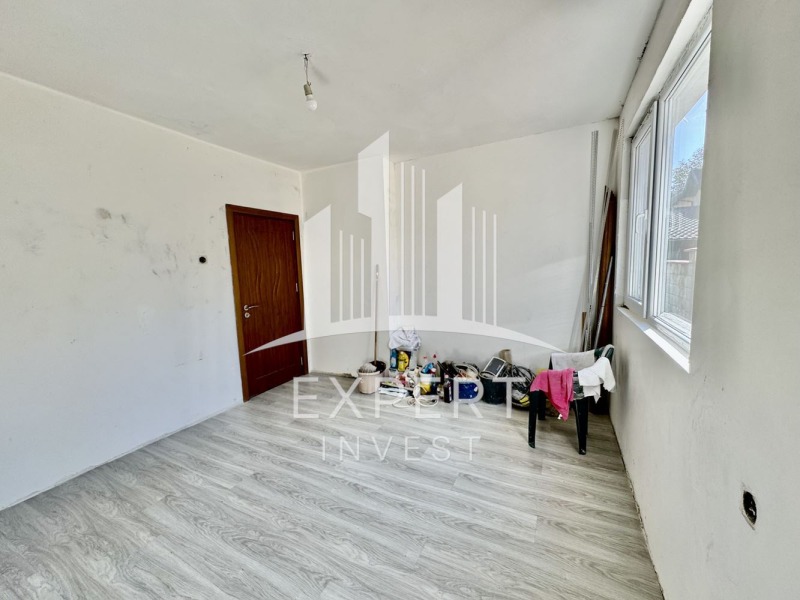 Продава ЕТАЖ ОТ КЪЩА, гр. Варна, Галата, снимка 10 - Етаж от къща - 52836758