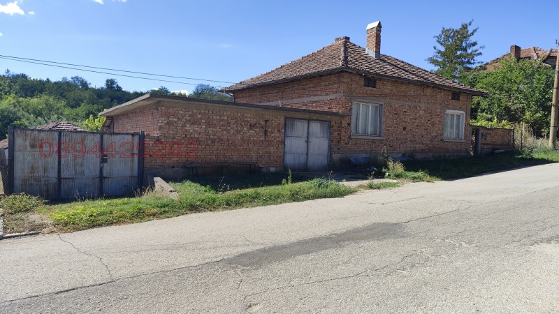 Продава КЪЩА, с. Стежерово, област Плевен