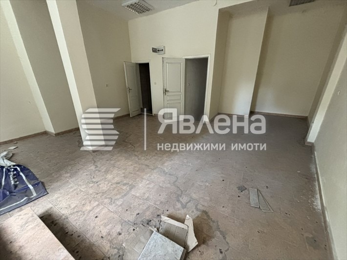 Eladó  Üzlet Plovdiv , Centar , 87 négyzetméter | 71415467