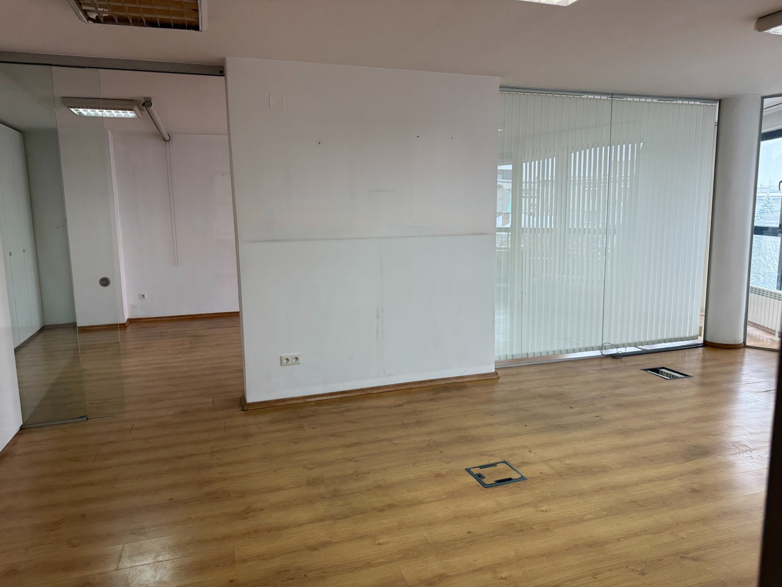 Продава ОФИС, гр. София, Иван Вазов, снимка 6 - Офиси - 53586459