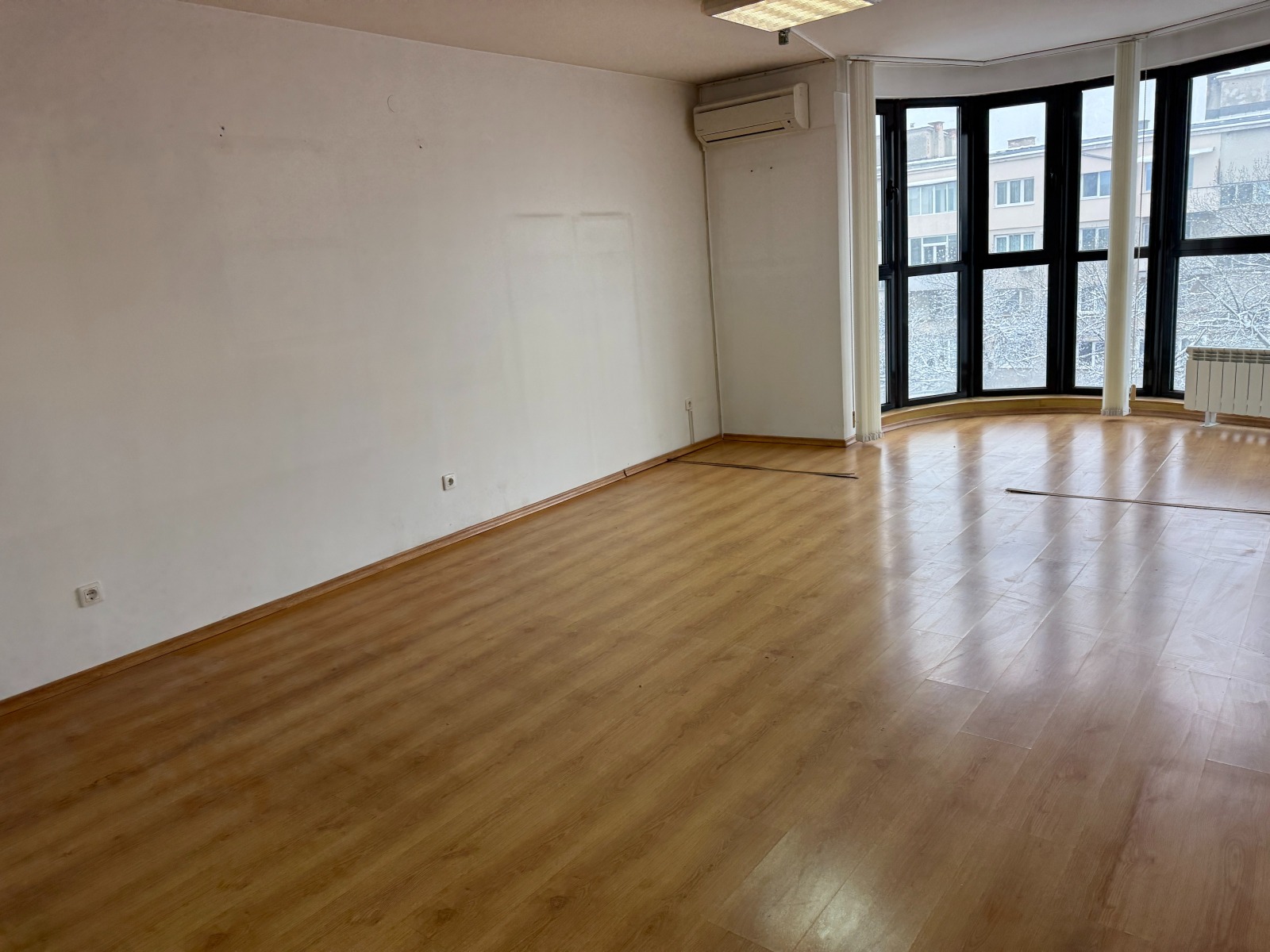 Продава ОФИС, гр. София, Иван Вазов, снимка 9 - Офиси - 53586459