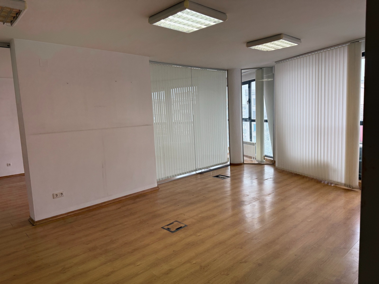 Продава ОФИС, гр. София, Иван Вазов, снимка 5 - Офиси - 53586459