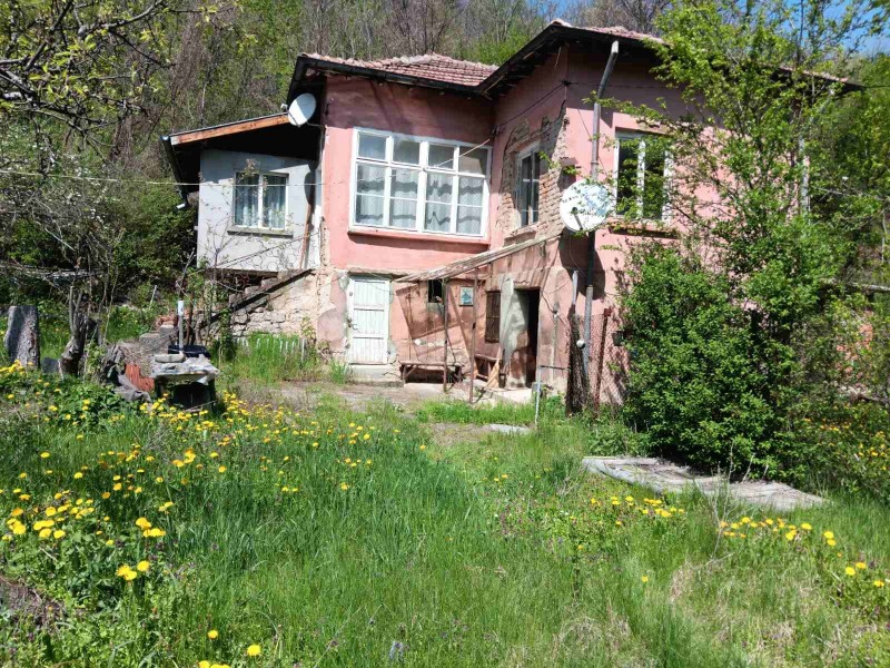 Продава ПАРЦЕЛ в град Перник, Бела вода - 1500 кв.м / 60 000 € » 117 349.80 лв., ВАЛ ИМОТИ