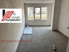 Продава 2-стаен